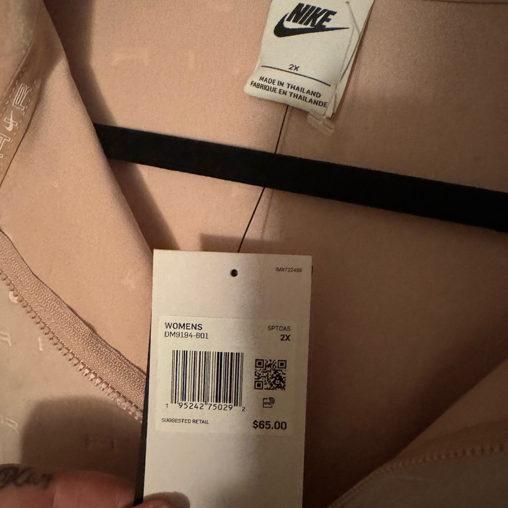 Nike air plus size crop top - Picture 3 of 5
